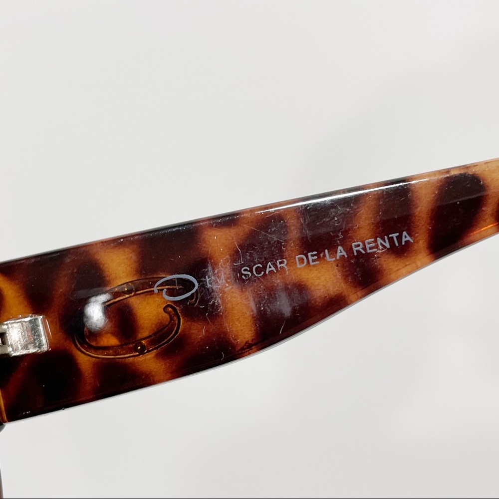 O by Oscar de la Renta brown tortoise sunglasses - Picture 9 of 10
